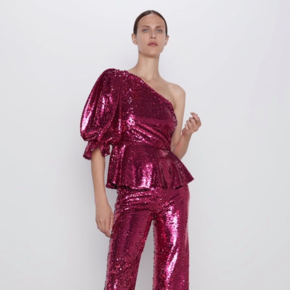 *SOLD* NWT Zara limited edition asymmetrical top